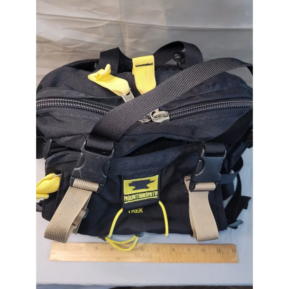 Mountainsmith Trek Large Nylon Fanny Pack Black/Yellow 0-5L Padded Strap